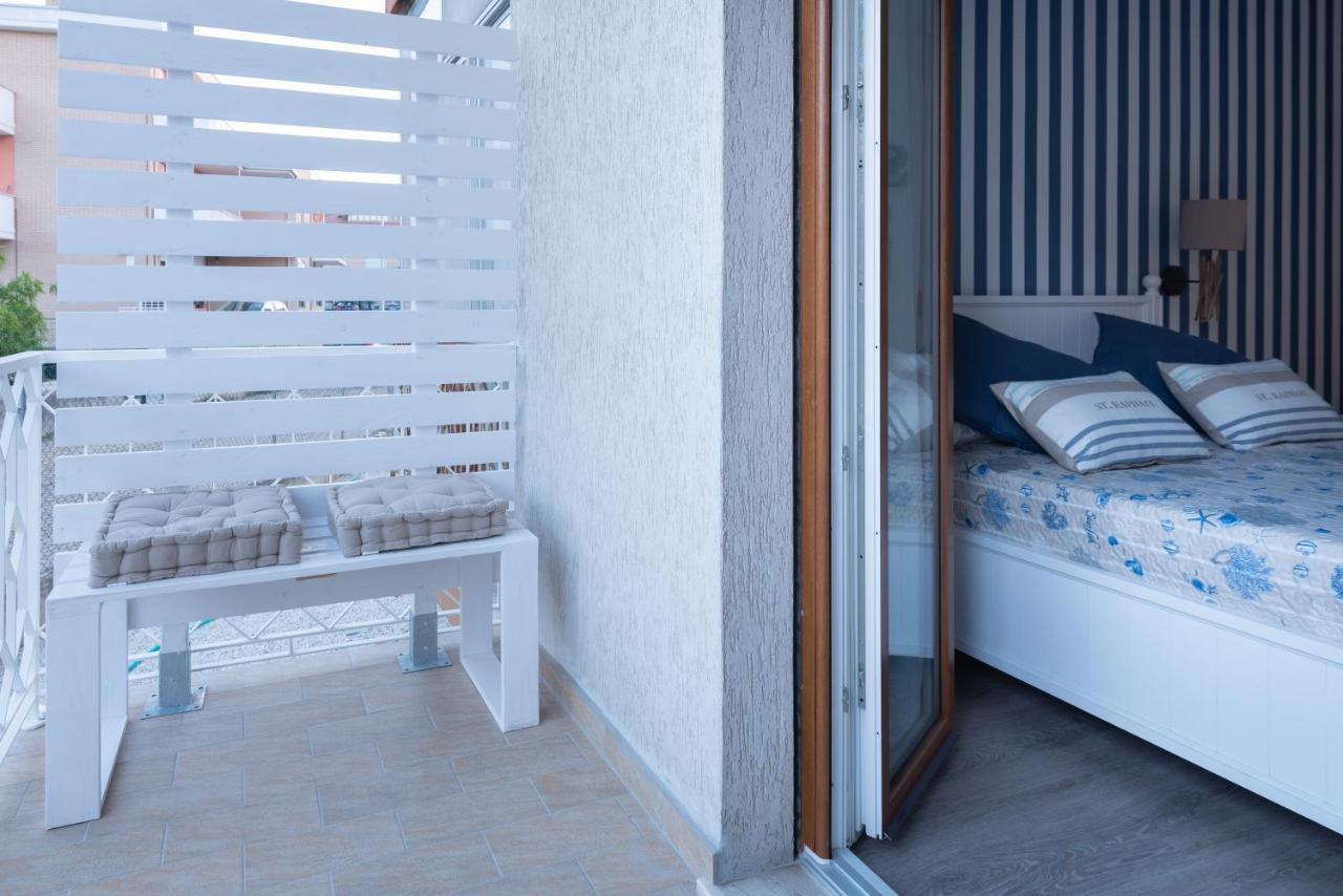 Dimora Dei Sogni Bed & Breakfast ชิวิตาโนวา มาร์เค ภายนอก รูปภาพ